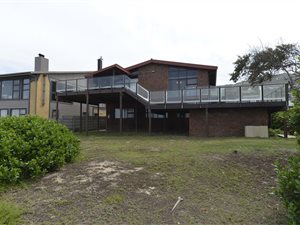 5 Bed House in Outeniqua Strand