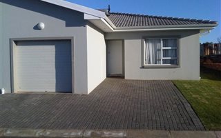 2 Bedroom Townhouse in Gonubie