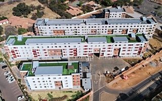 1 Bedroom Townhouse in Die Hoewes