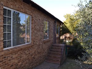3 Bed Townhouse in Wilgeheuwel