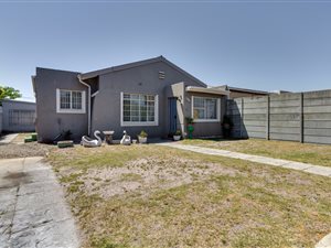 3 Bed House in Retreat