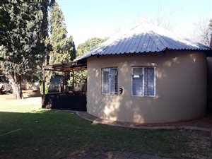 Bachelor apartment in Putfontein