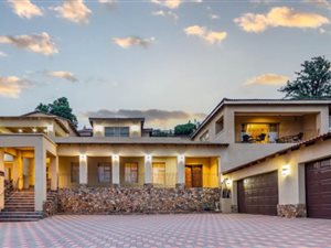 8 Bed Duplex in Floracliffe