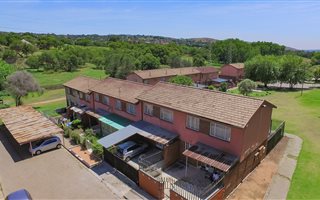 3 Bedroom Duplex in Bezuidenhout Valley