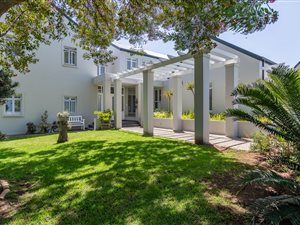 4 Bed House in Blanco