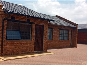 3 Bed House in Vosloorus