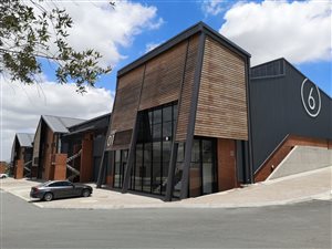 613 m² Commercial space in Fourways