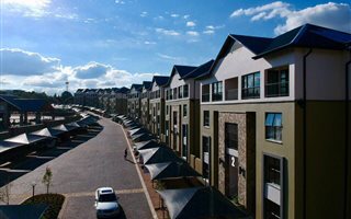 3 Bedroom Apartment in Waterfall Estate