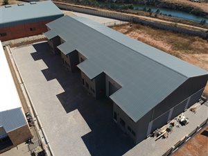 1080 m² Industrial space in Chloorkop