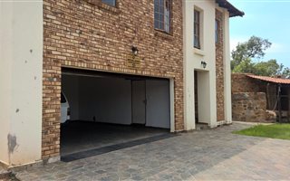 3 Bedroom House in Azaleapark