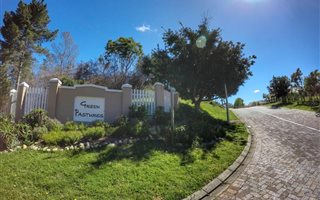 979 m² Land available in Green Pastures