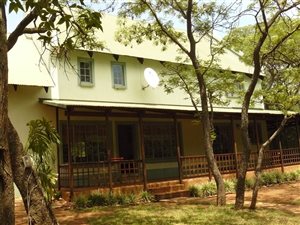 24 Bed House in Boekenhoutskloof and surrounds
