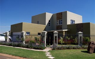 4 Bedroom House in Monavoni