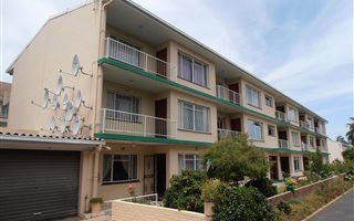 2 Bedroom Apartment in Somerset West Central