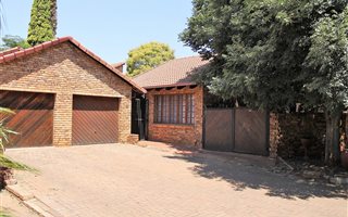 3 Bedroom House in Clubview