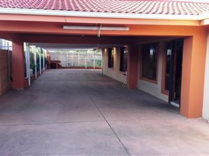 3 Bed House in Trenance Manor