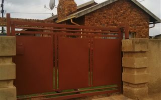 2 Bedroom House in Daveyton