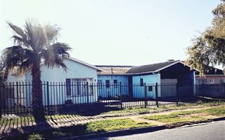 4 Bedroom House in Meirings Park