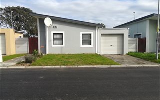 3 Bedroom House in Macassar