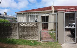 3 Bedroom House in Lennox Estate
