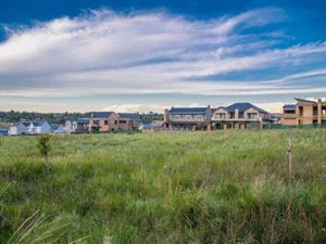 1293 m² Land available in Waterfall Country Estate