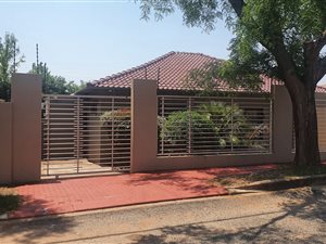4 Bed House in Crosby