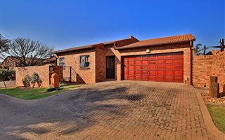 3 Bedroom Cluster in Honeydew Manor