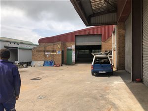 2450 m² Industrial space in Maxmead