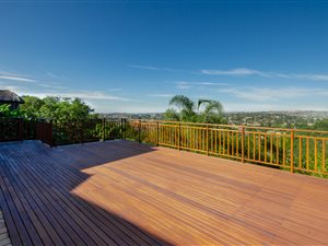 4 Bed House in Dawncliffe
