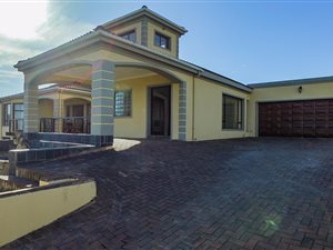 4 Bedroom House in Oatlands North
