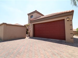 3 Bed Cluster in Van Riebeeck Park