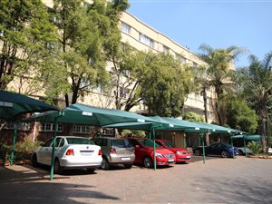 1.5 Bed Apartment in Houghton Estate