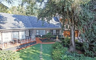 4 Bedroom House in Noordheuwel