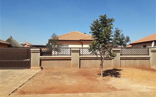 2 Bedroom House in The Orchards