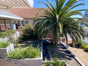 3 Bed House in Strand North