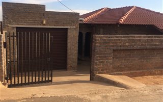 3 Bedroom House in Bram Fisherville