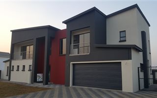 812 m² Land available in Kameeldrift East