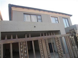 5 Bed House in Dobsonville