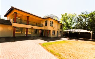 5 Bedroom House in Lakefield