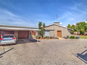 4 Bed House in Marlands