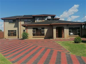 7 Bed House in Riebeeckstad