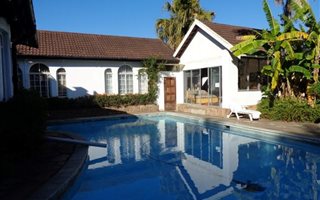 13 Bedroom House in Inchanga
