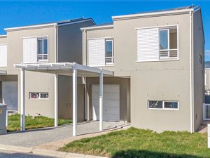 3 Bed House in Somerset Lakes