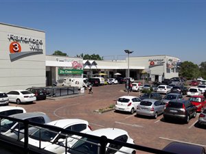 345 m² Retail Space in Randpark Ridge