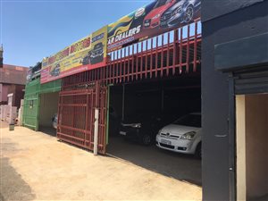 995 m² Commercial space in Fairview