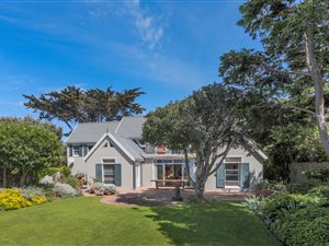 6 Bed House in Westcliff