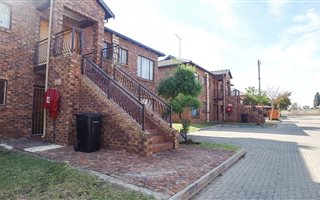 2 Bedroom Townhouse in Sonneveld