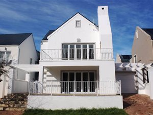 3 Bed House in Capolavoro Estate