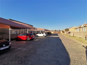 2 Bed Townhouse in Olievenhoutbosch