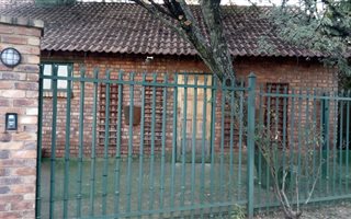 1 Bedroom Flat in Wierda Park Ext 2